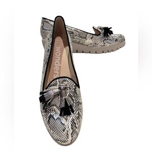 Wonders NWOT Snake-Print Tassel Loafer in Neutral Snake
